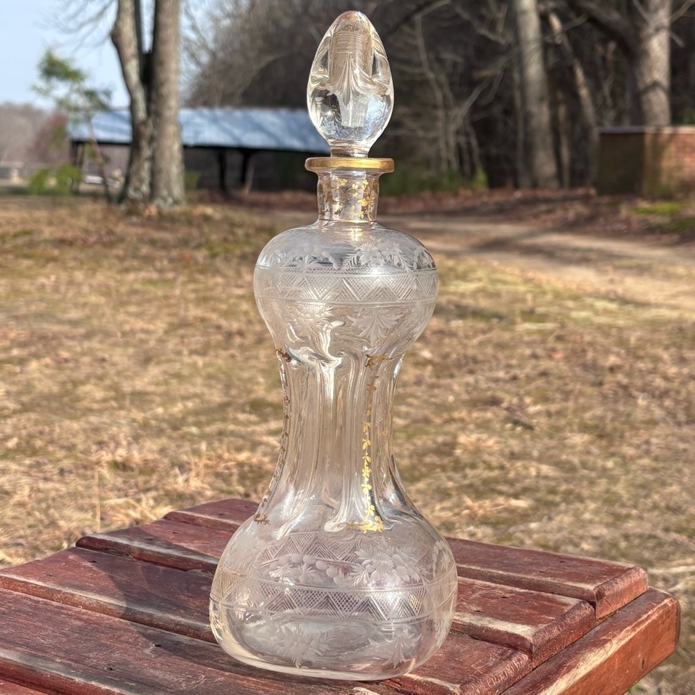 Stunning Antique Crystal Gold Etched Decanter!